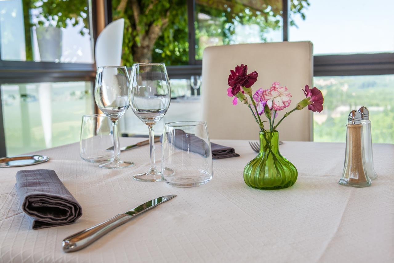Logis Le Saint Cyr Hotel Montmelard Luaran gambar