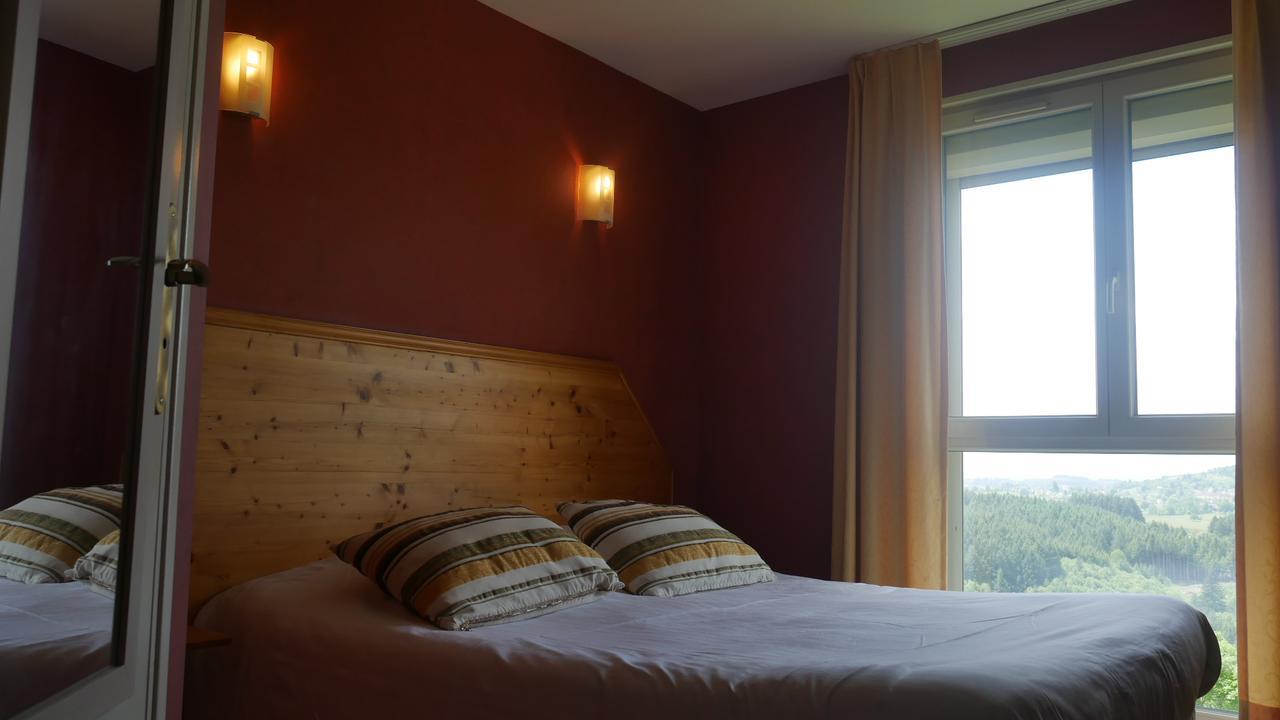 Logis Le Saint Cyr Hotel Montmelard Luaran gambar