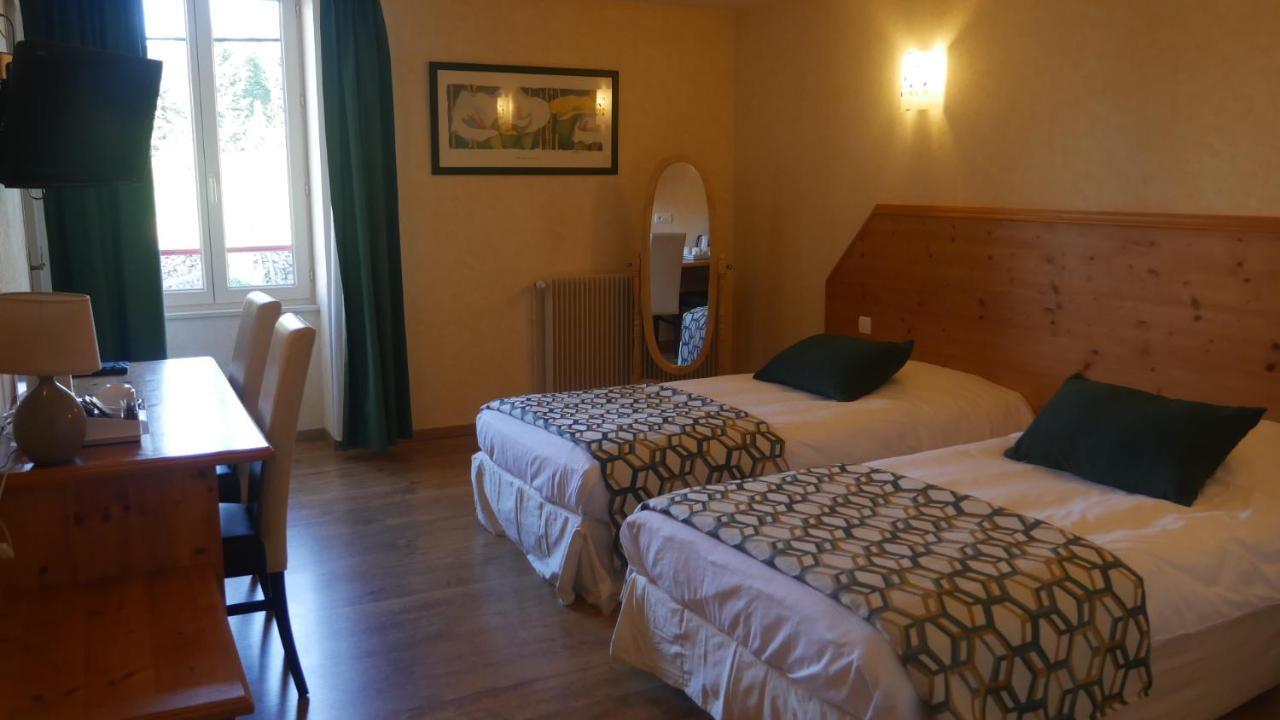 Logis Le Saint Cyr Hotel Montmelard Luaran gambar