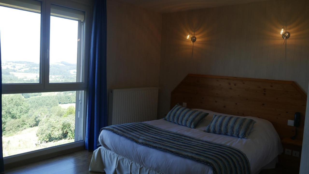 Logis Le Saint Cyr Hotel Montmelard Luaran gambar