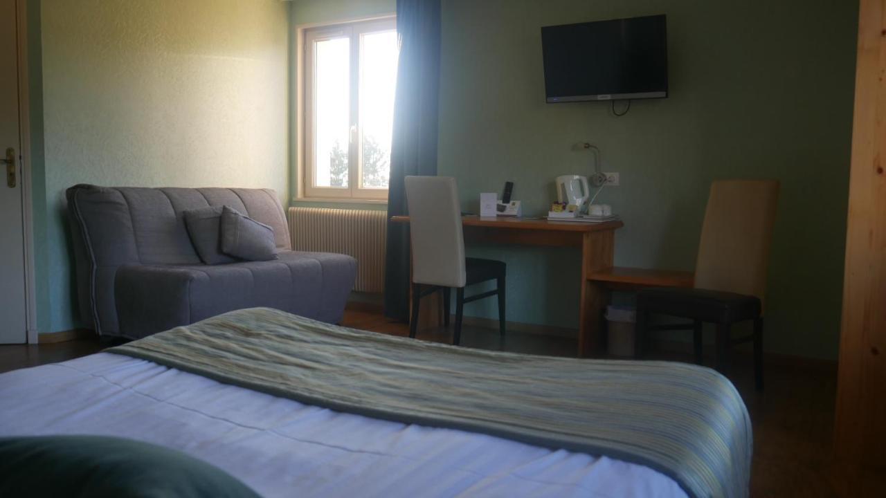 Logis Le Saint Cyr Hotel Montmelard Luaran gambar